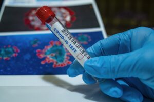 Testování dětí metodou PCR ze slin