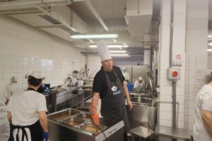 Fajne školní bistro – mentoring Michala Adama ve školní jídelně Základní školy Ostrava-Dubina, F. Formana 45, p. o.